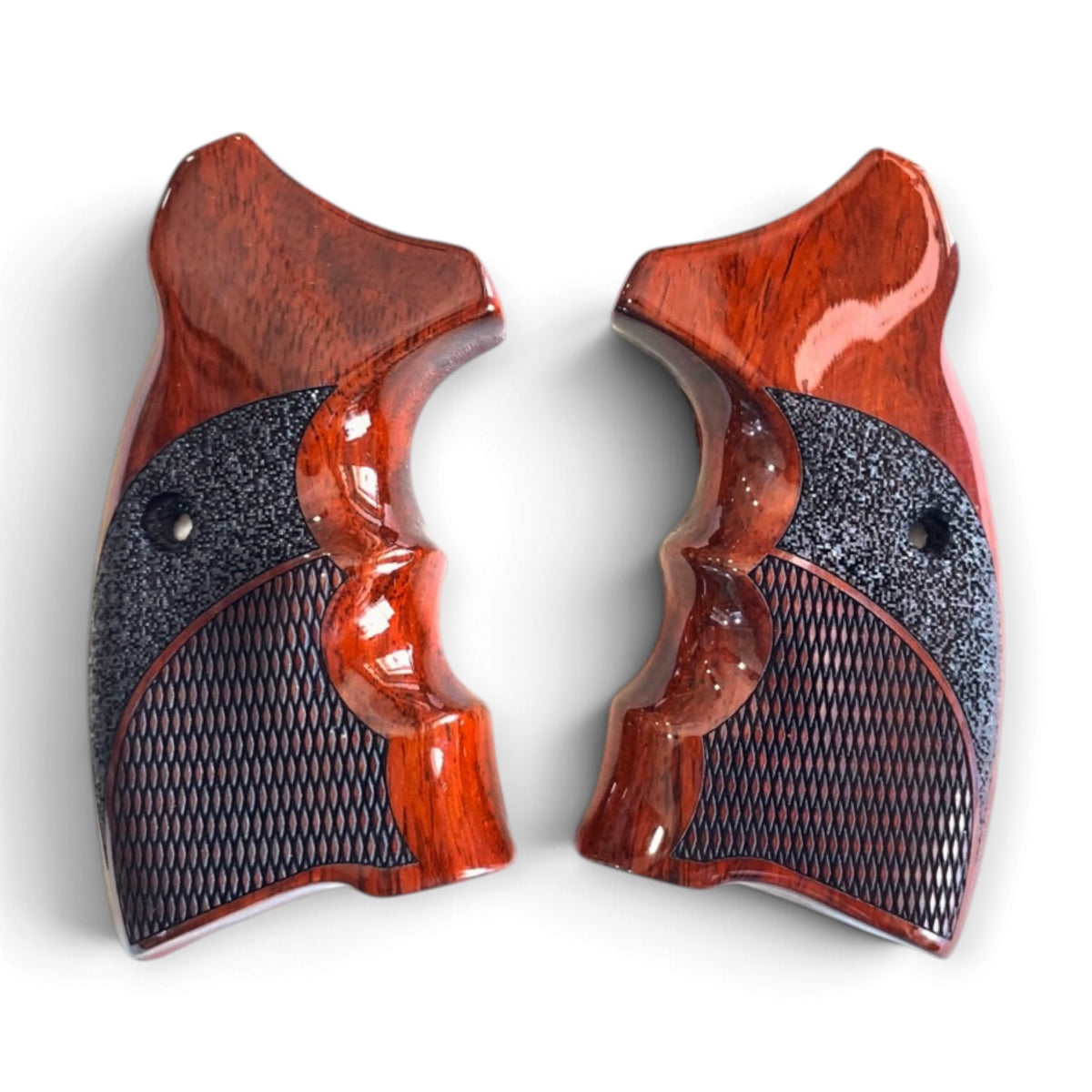 32 REVOLVER IOF DUAL BURST DIAMOND CHECKERED